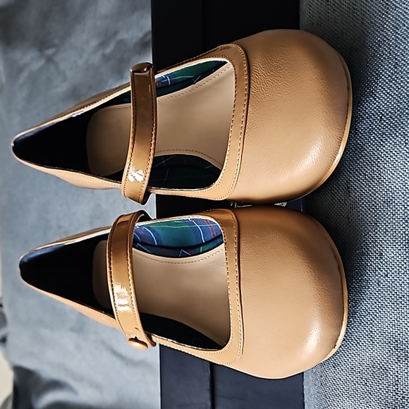 Nude leather round toe kitten heels size 7.5 - Picture 2 of 10